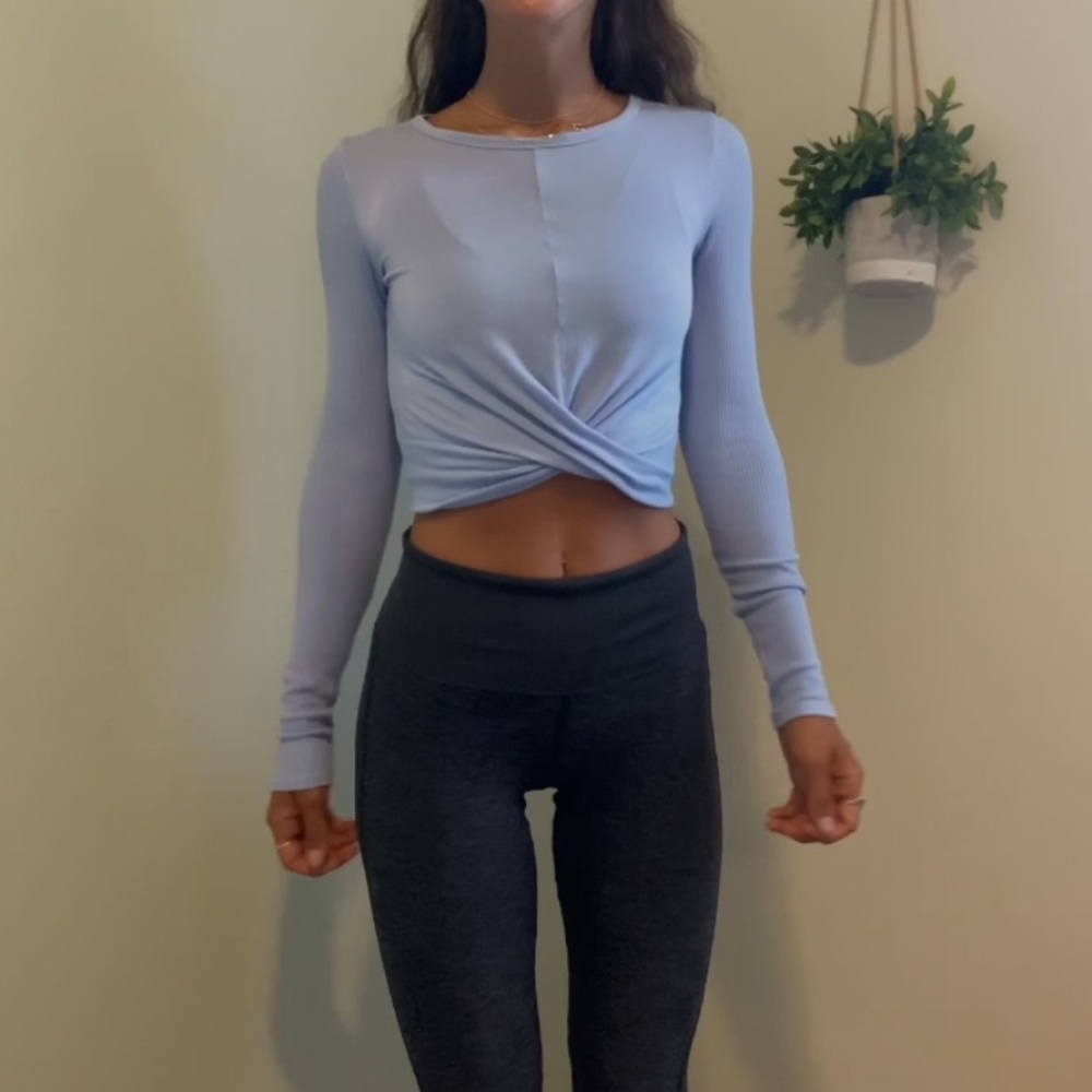 Baby blue Alo Yoga Longsleeve